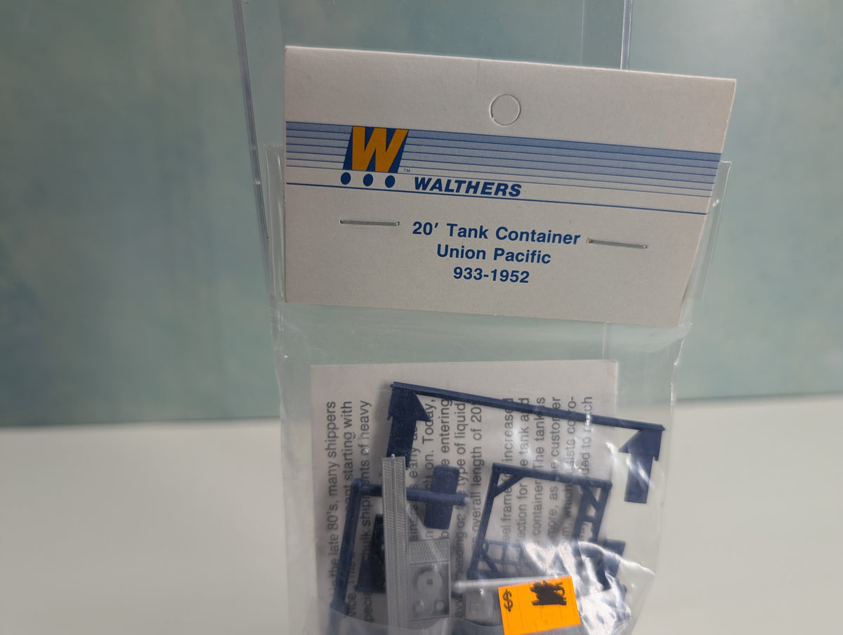 Walthers 933-1952 HO Scale 20' Tank Container Union Pacific KIT