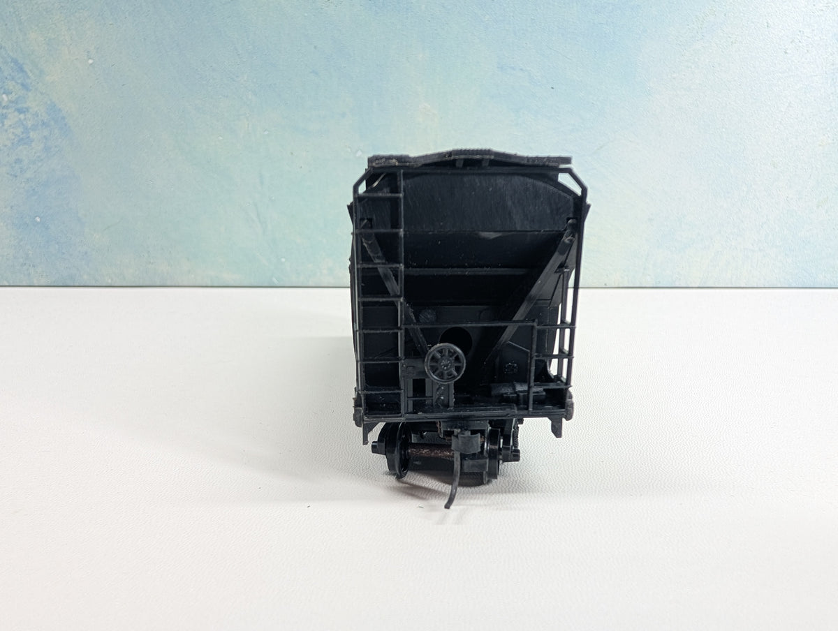 USED Athearn HO Scale 2 Bay Covered Hopper Black Undecorated