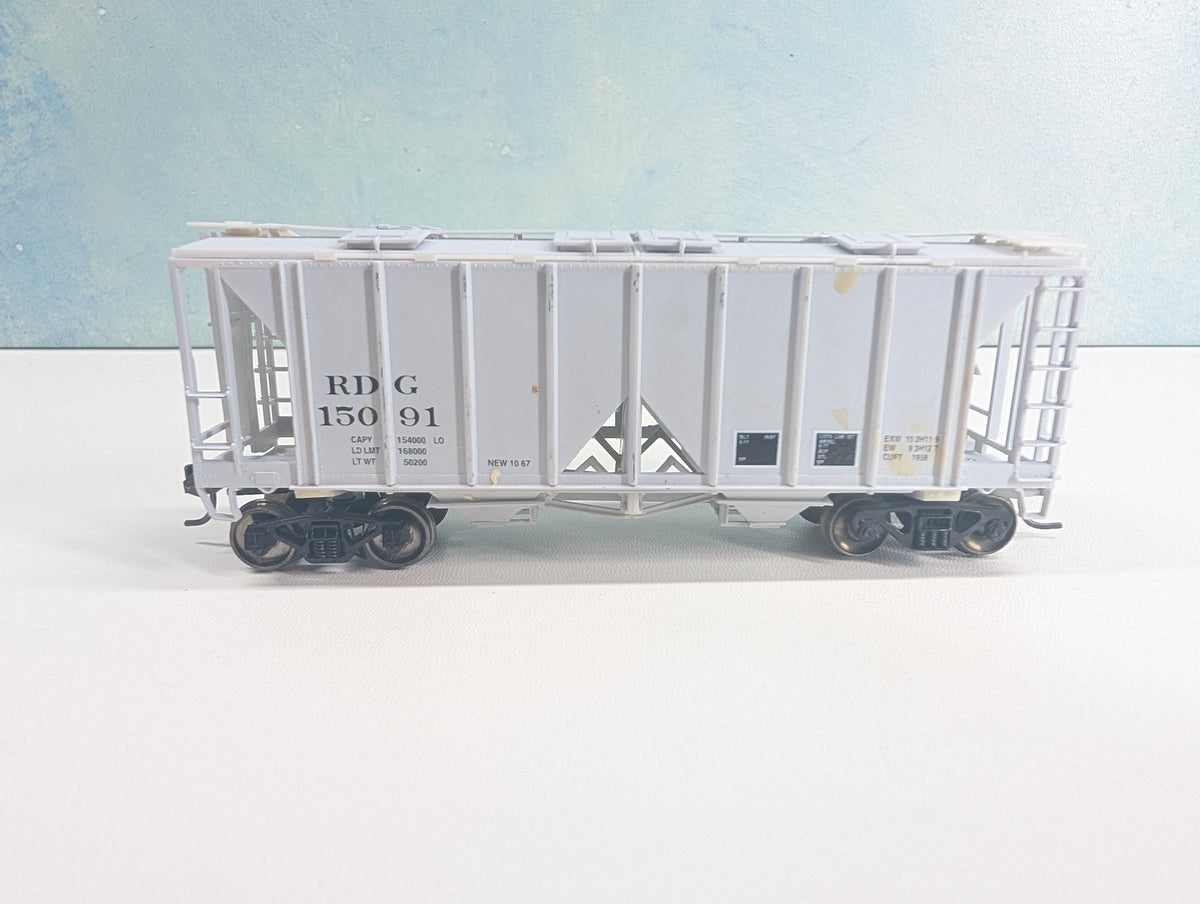 USED Bowser HO Scale Covered Hopper Reading RDG #15091 Metal Wheels
