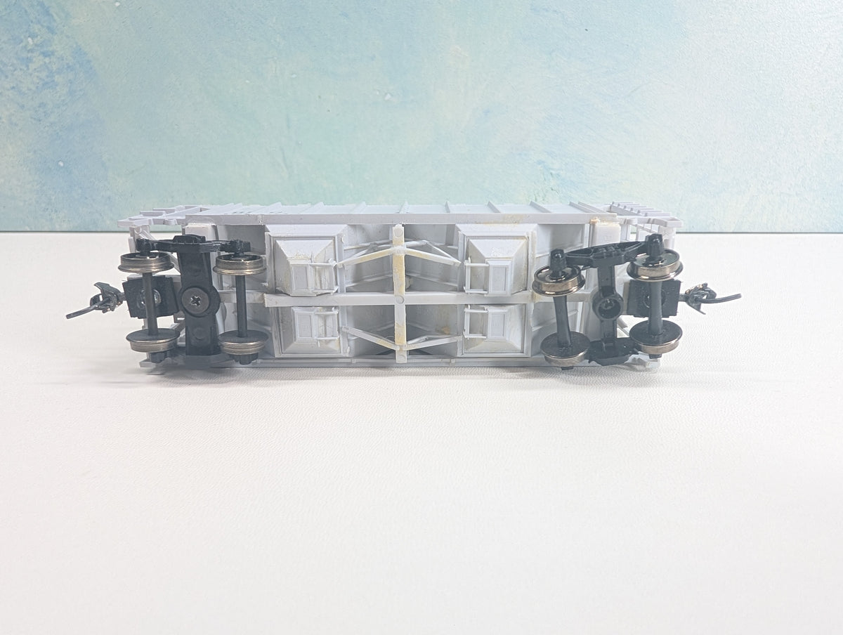 USED Bowser HO Scale Covered Hopper Reading RDG #15091 Metal Wheels