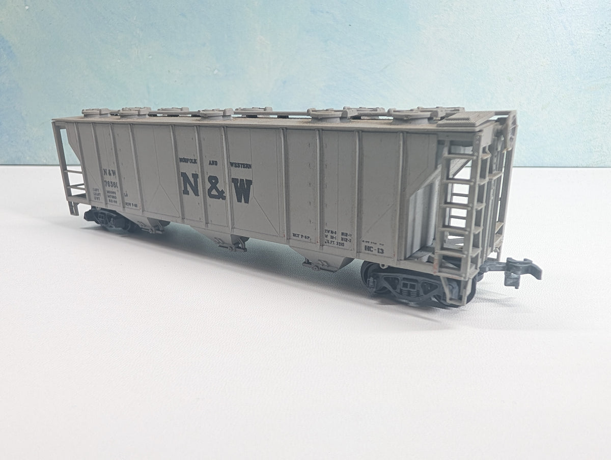 USED HO Scale Covered Hopper Norfolk & Western N&W #76560