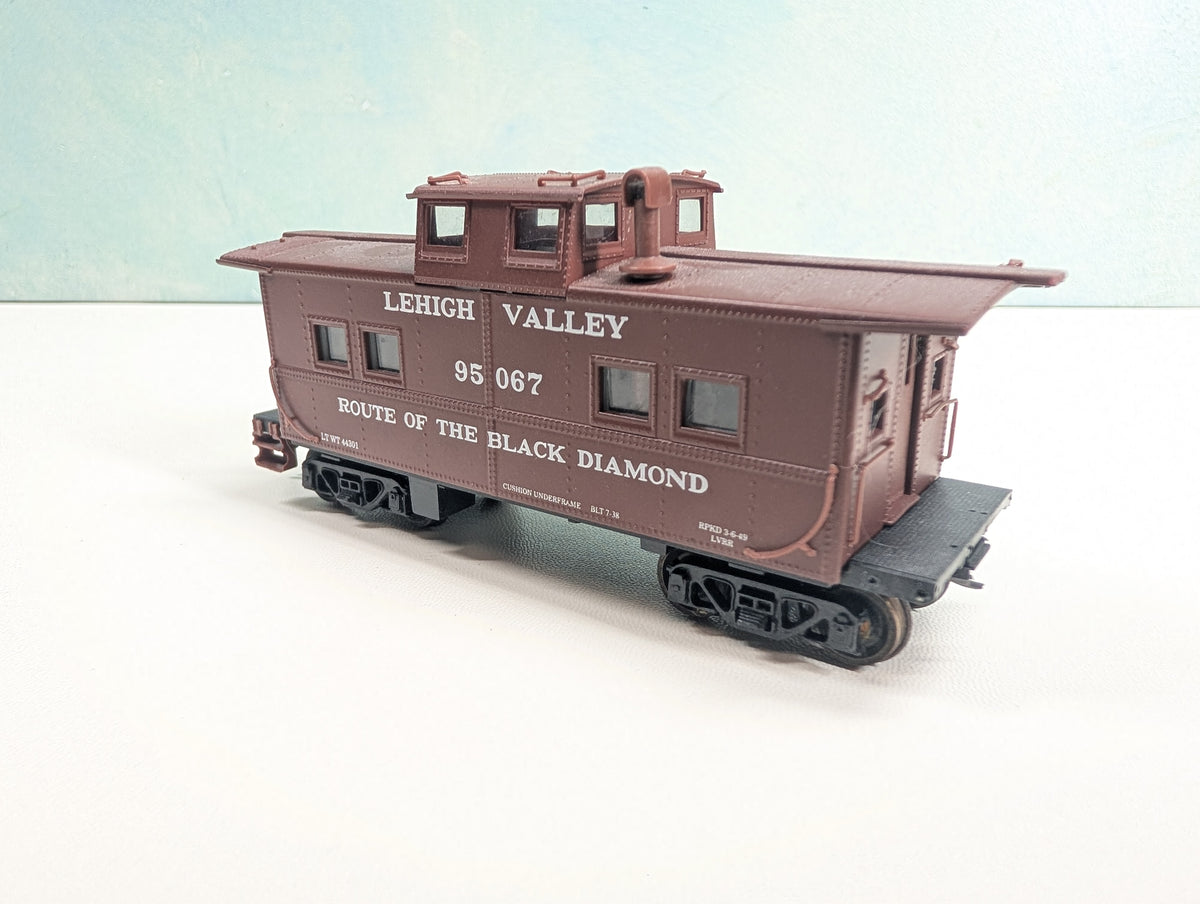 USED Life-Like HO Scale Caboose Lehigh Valley LV #95067 Route of the Black Diamond, Proto2000