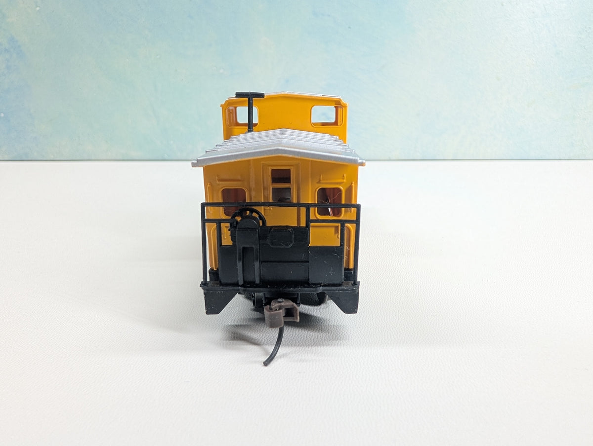 USED Bachmann HO Scale Caboose Chessie System B&O #C-3966 Metal Wheels