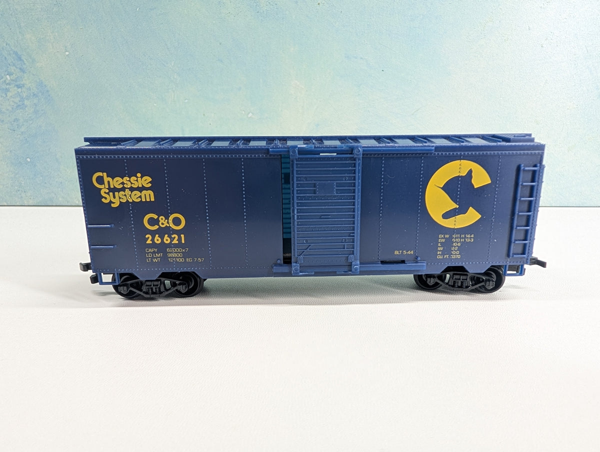 USED Life-Like HO Scale 40' Box Car Chessie System C&O #26621