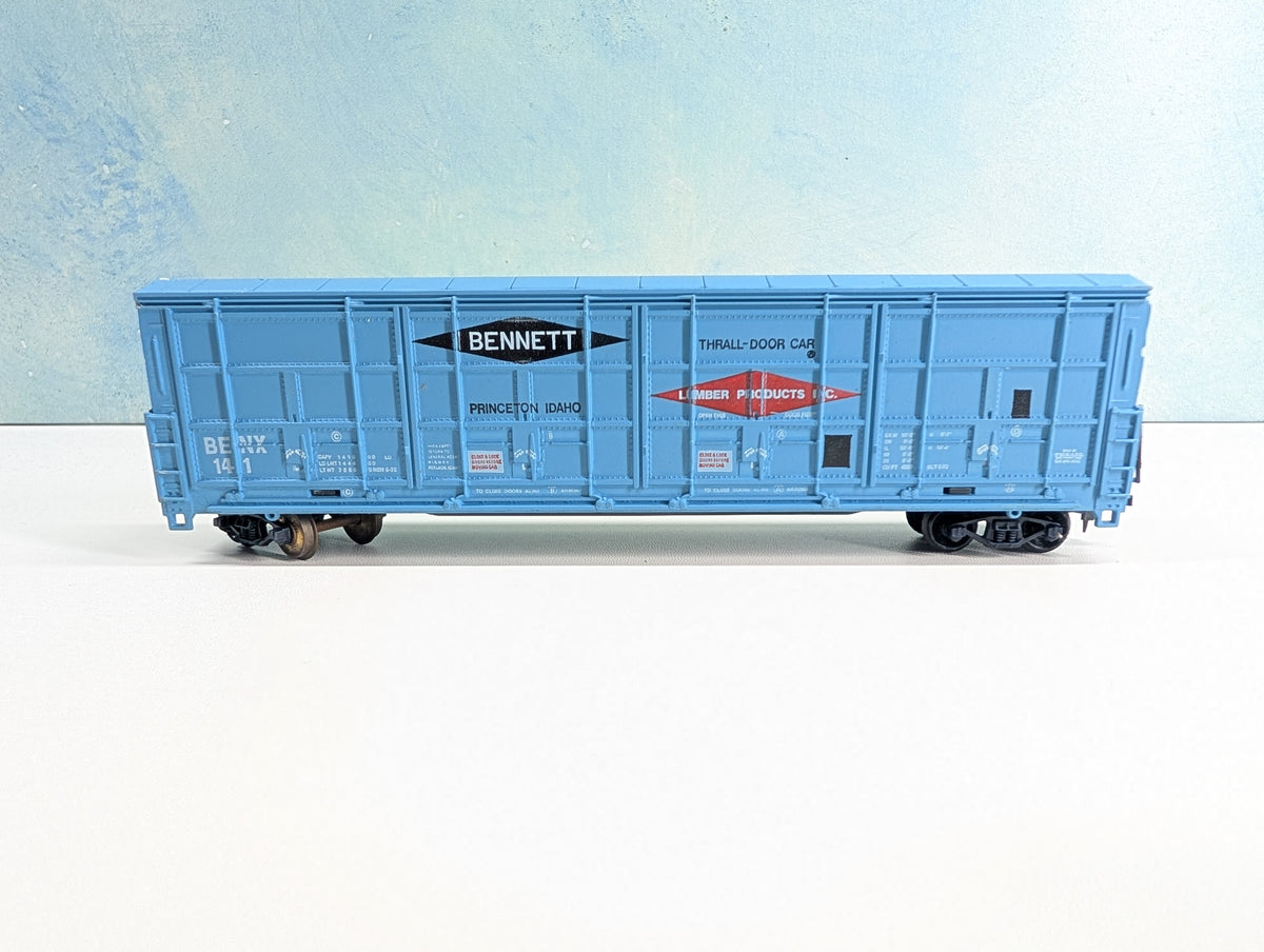 USED Life-Like HO Scale Thrall Door Box Car Bennett Lumber Products BENX #141