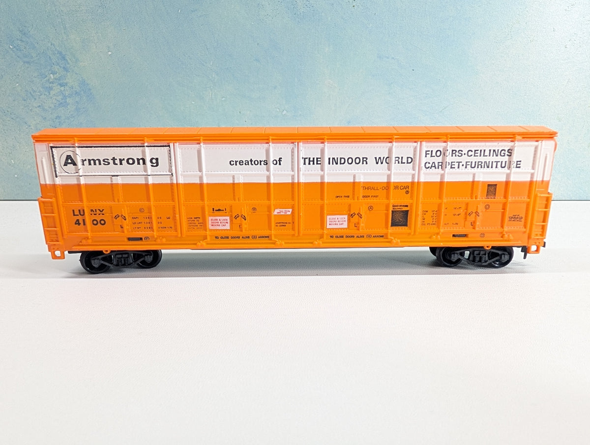 USED Life-Like HO Scale Thrall Door Box Car Armstrong LUNX #4100