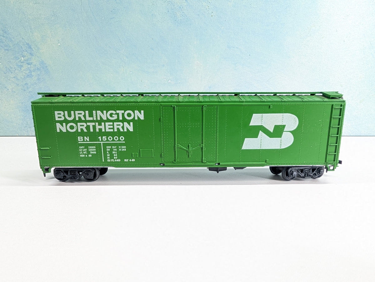 USED Roundhouse HO Scale 50' Box Car Burlington Northern BN #15000