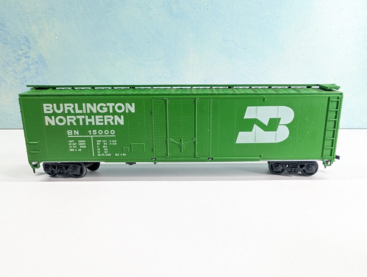 USED Roundhouse HO Scale 50' Box Car Burlington Northern BN #15000