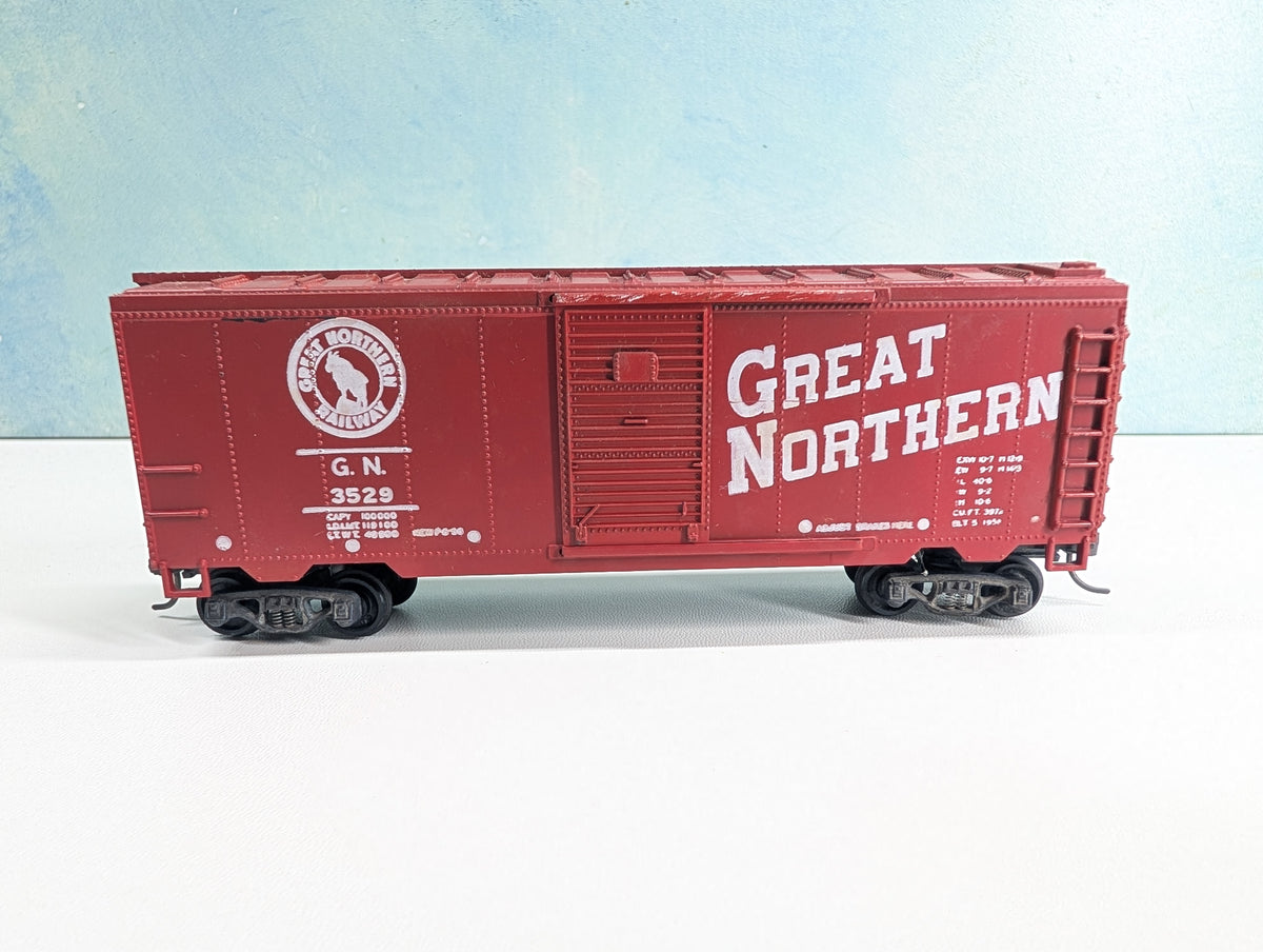 USED Varney HO Scale 40' Box Car Great Northern GN #3529