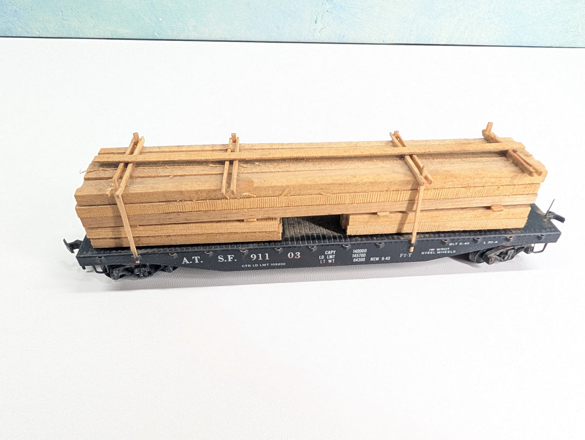 USED Varney HO Scale 50' Flat Car w/ Lumber Load Santa Fe ATSF #91103