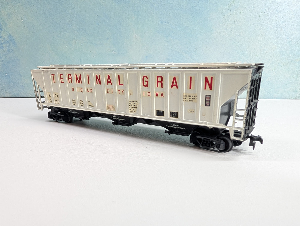 USED HO Scale Covered Hopper Terminal Grain TRGX #1009