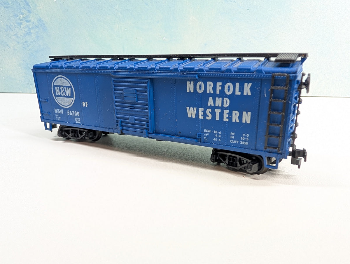 USED HO Scale 40' Box Car Norfolk and Western NW #56700