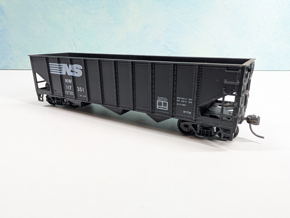 USED Roundhouse HO Scale Quad Hopper Norfolk Southern NW #117351