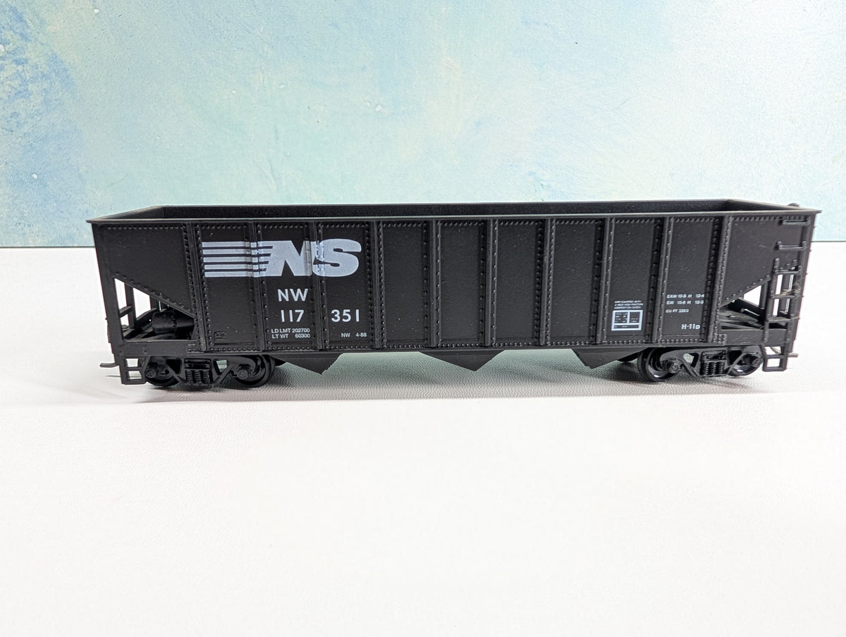USED Roundhouse HO Scale Quad Hopper Norfolk Southern NW #117351