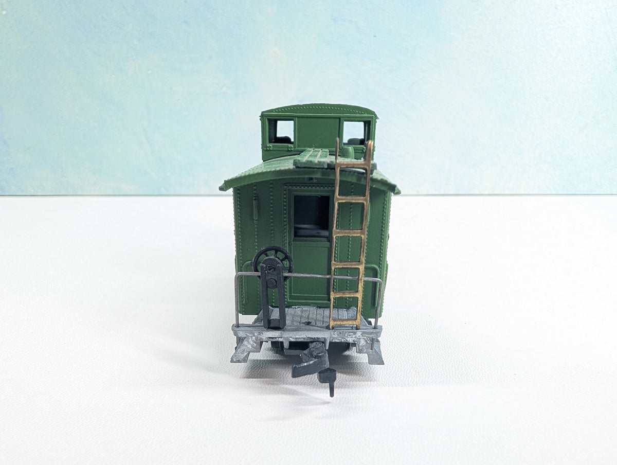 USED Roundhouse HO Scale Caboose Burlington Northern #752