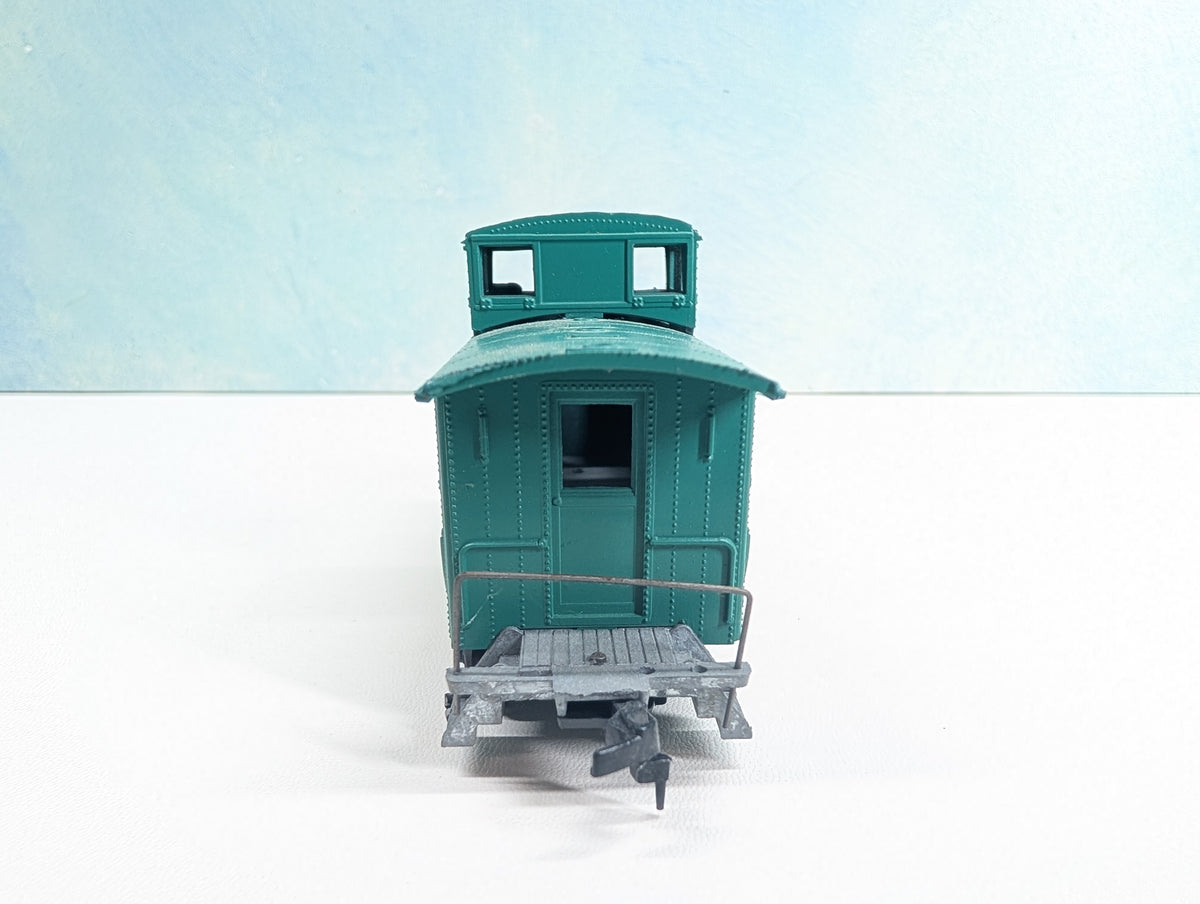 USED Roundhouse HO Scale Caboose Penn Central #68