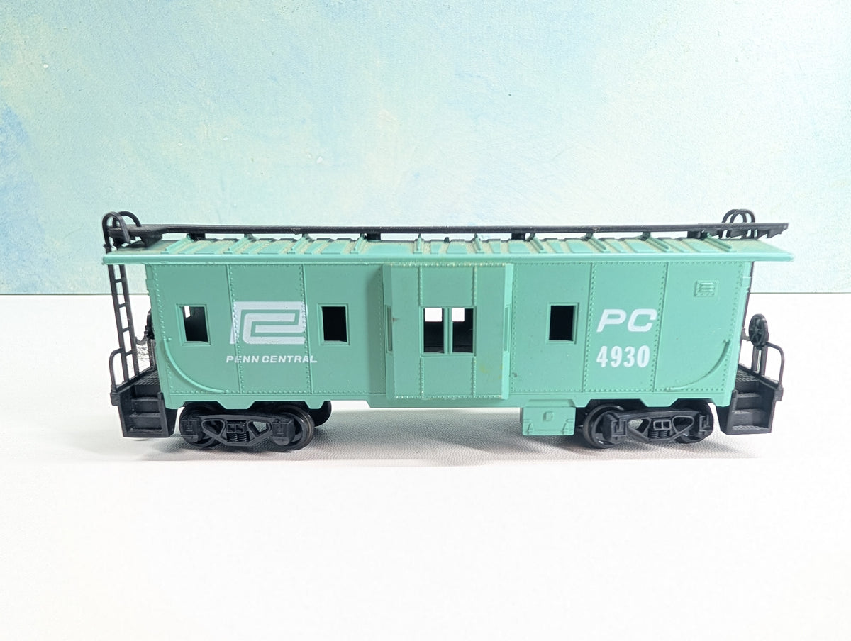 USED HO Scale Bay Window Caboose Penn Central PC #4930
