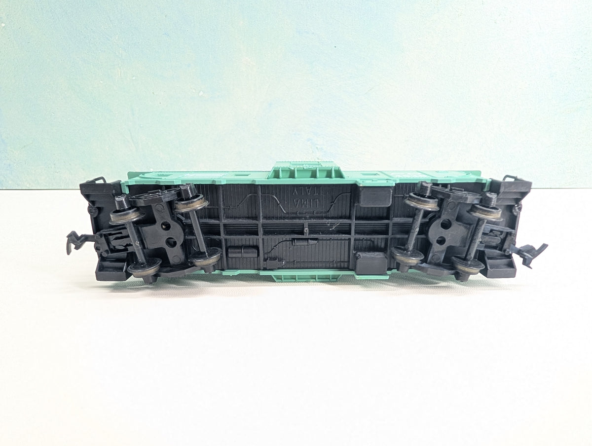 USED HO Scale Bay Window Caboose Penn Central PC #4930