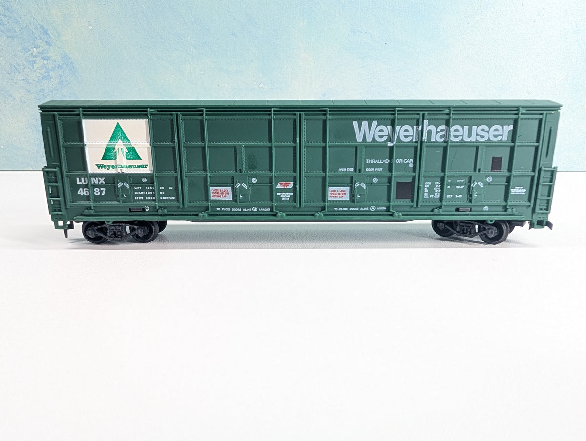 USED HO Scale Thrall Door Box Car Weyerhaeuser LUNX #4687