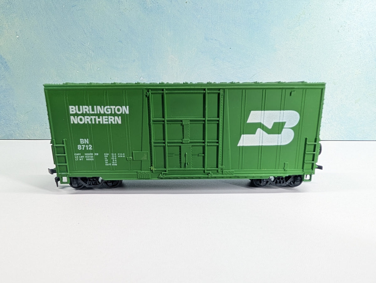 USED Lionel HO Scale 40' HI-Cube Box Car Burlington Northern BN #8712