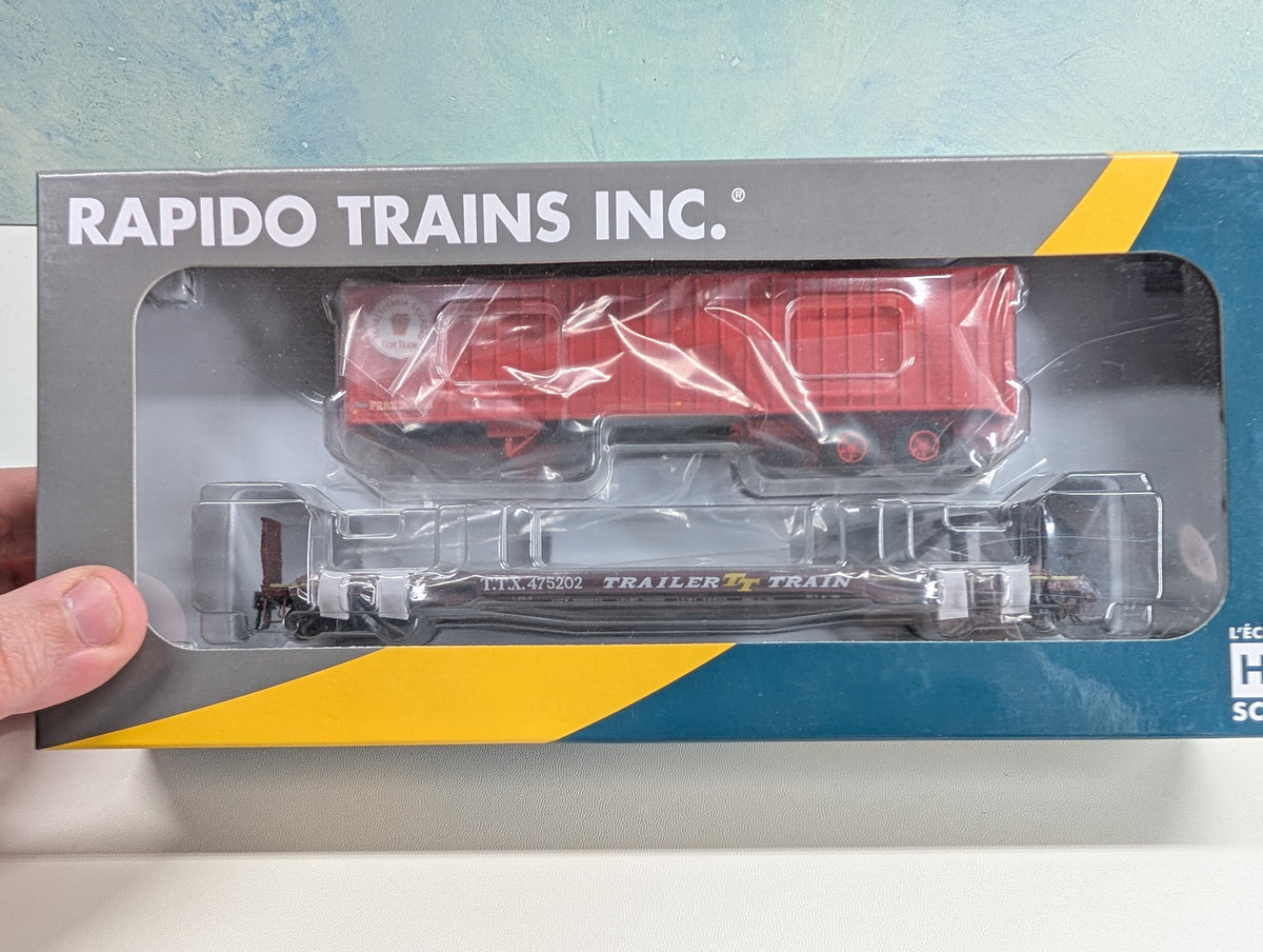 Rapido 138018A HO Scale F30D TOFC Flat Car w/ Trailer TTX #475202 w/ PRR Trailer, Late Red