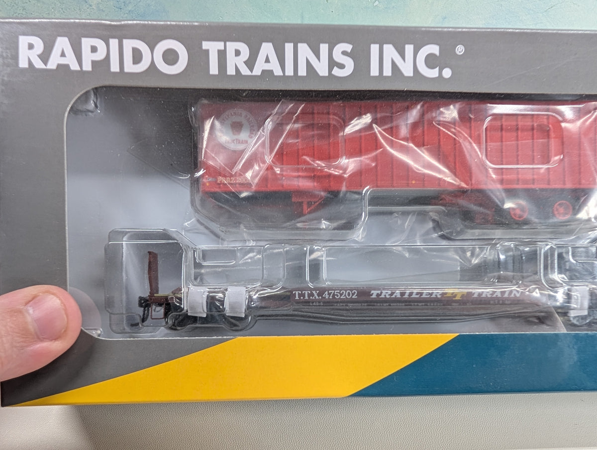 Rapido 138018A HO Scale F30D TOFC Flat Car w/ Trailer TTX #475202 w/ PRR Trailer, Late Red