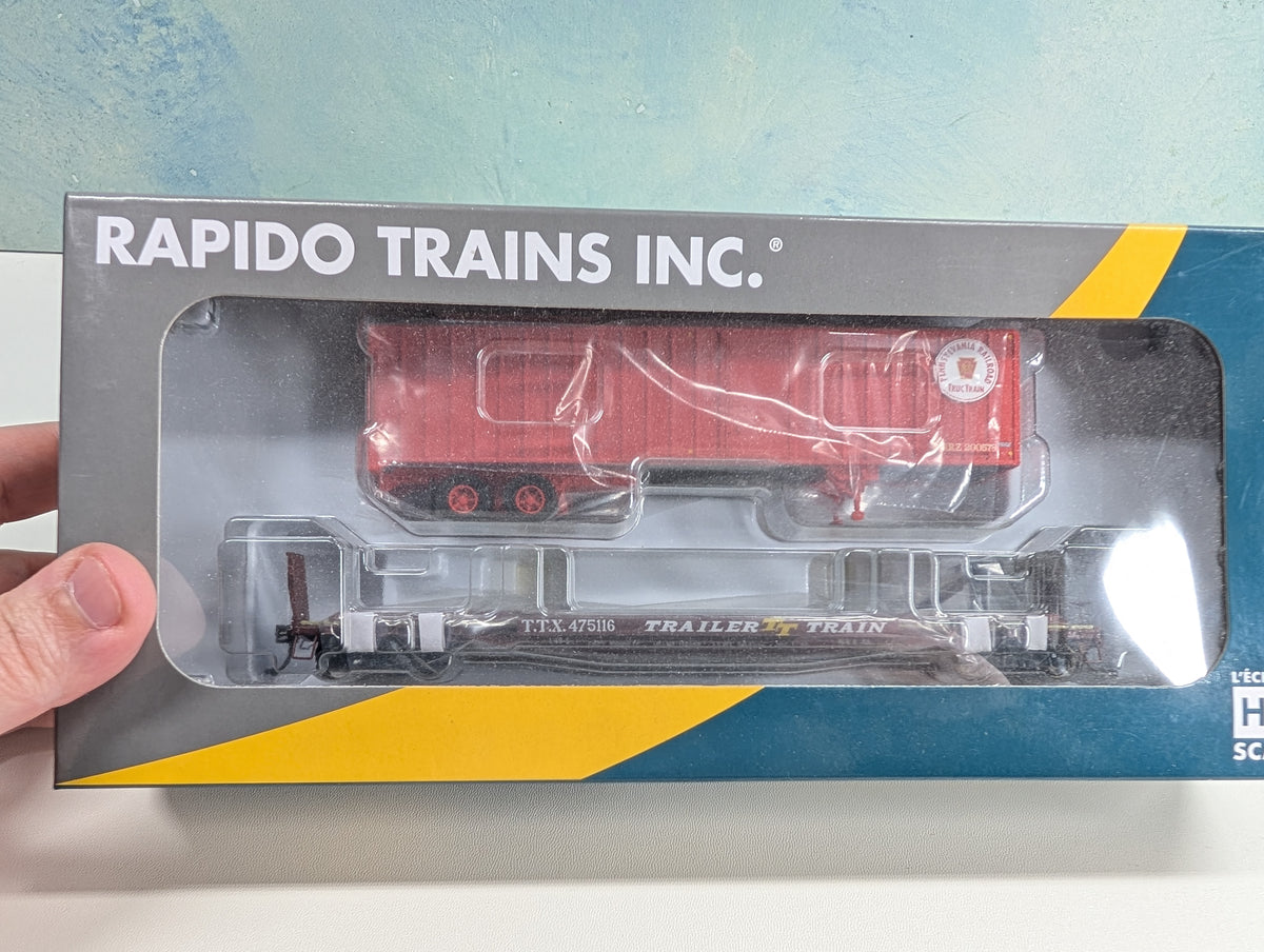 Rapido 138018A HO Scale F30D TOFC Flat Car w/ Trailer TTX #475116 w/ PRR Trailer, Late Red