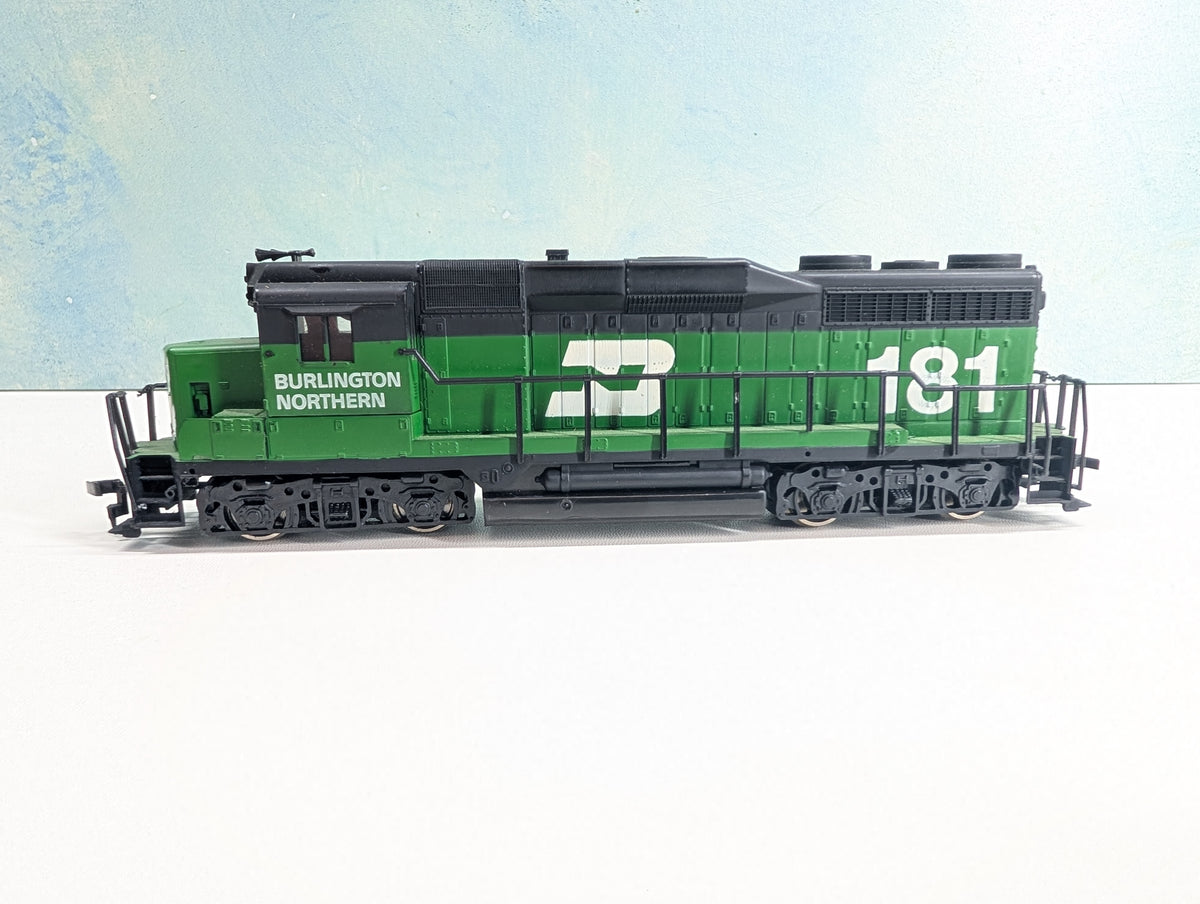 USED Lionel HO Scale GP30 Diesel Locomotive Burlington Northern #181 Tested! DC