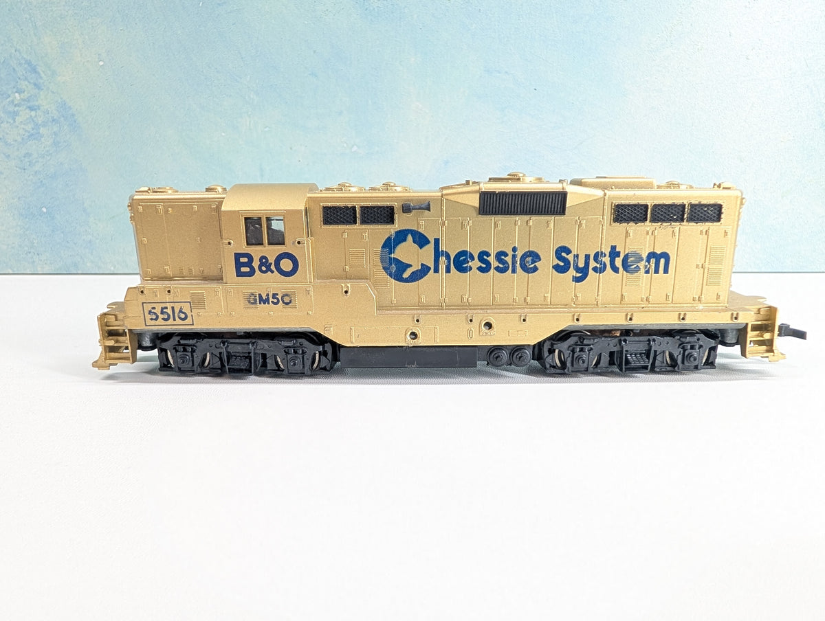USED Lionel HO Scale GM50 Gold Diesel Locomotive Chessie System B&O #5516 Tested! DC