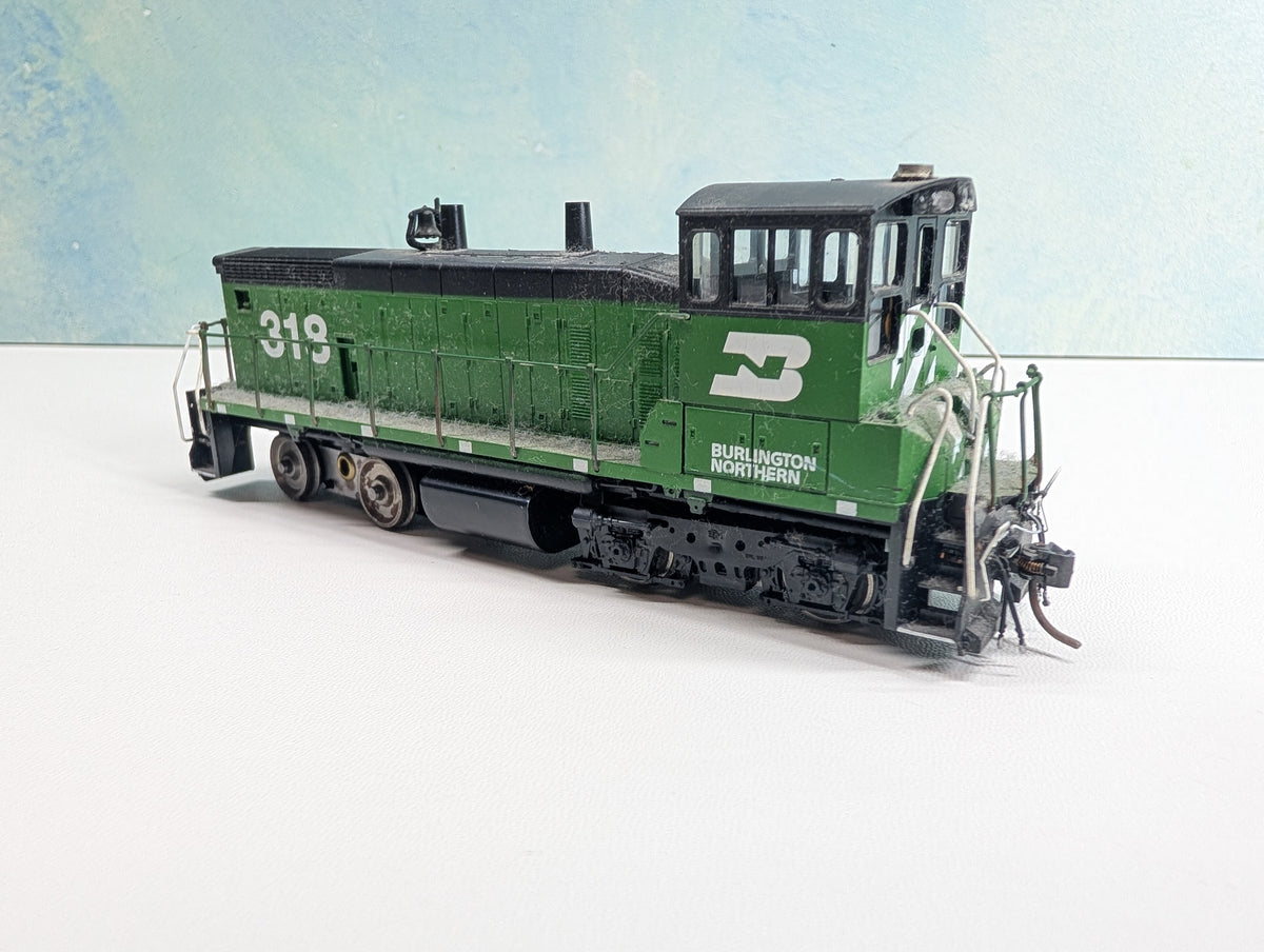 USED Athearn HO Scale SW 1500 Switcher Locomotive Burlington Northern BN #318 Tested! DC
