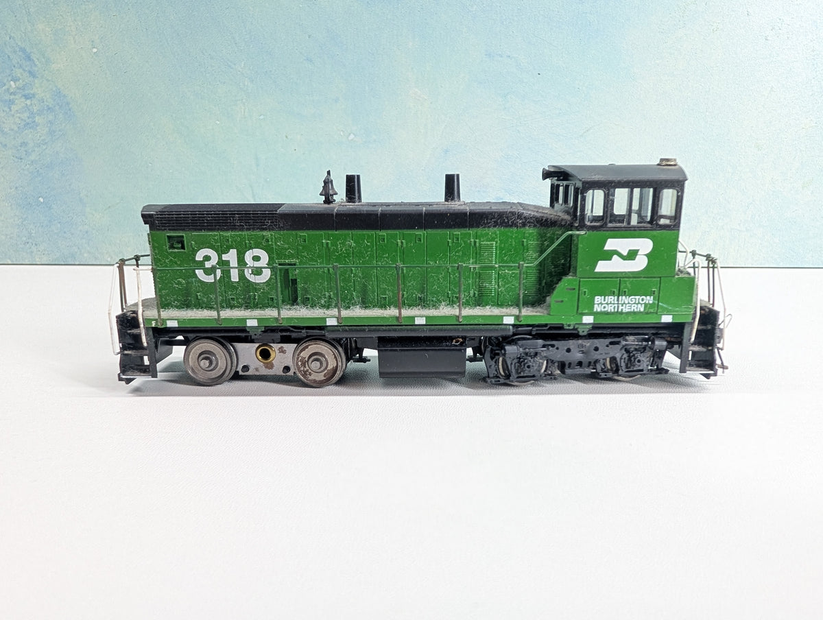 USED Athearn HO Scale SW 1500 Switcher Locomotive Burlington Northern BN #318 Tested! DC
