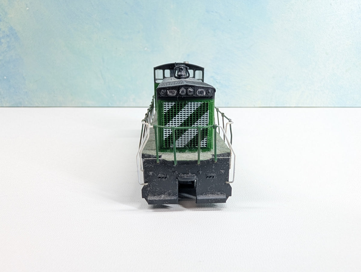 USED Athearn HO Scale SW 1500 Switcher Locomotive Burlington Northern BN #318 Tested! DC