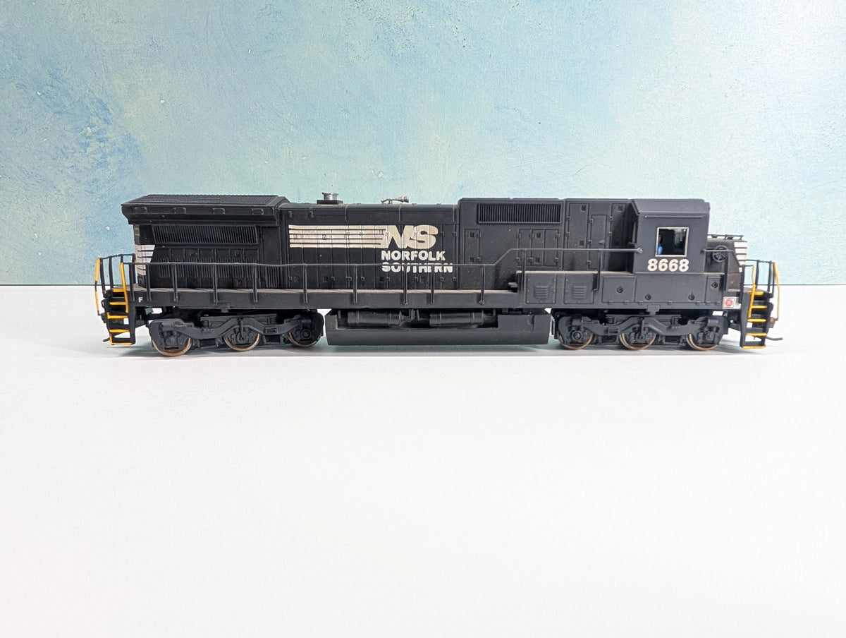 USED Bachmann 85018 HO Scale Spectrum GE Dash 8-40C Diesel Locomotive Norfolk Southern NS #8668 Parts/Repairs DC