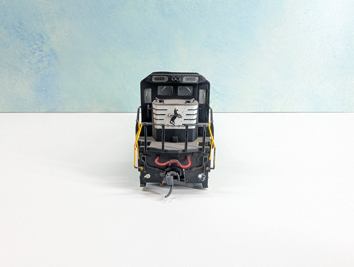 USED Bachmann 85018 HO Scale Spectrum GE Dash 8-40C Diesel Locomotive Norfolk Southern NS #8668 Parts/Repairs DC