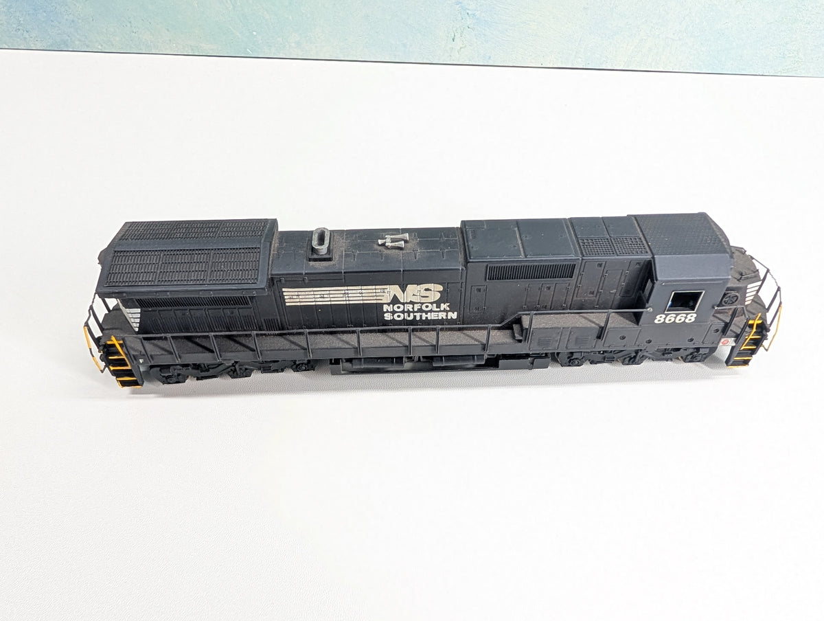 USED Bachmann 85018 HO Scale Spectrum GE Dash 8-40C Diesel Locomotive Norfolk Southern NS #8668 Parts/Repairs DC