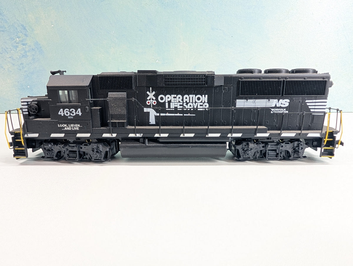 USED Athearn HO Scale GP60 Diesel Locomotive Norfolk Southern SOU #4634 Operation Lifesaver Non-Powered