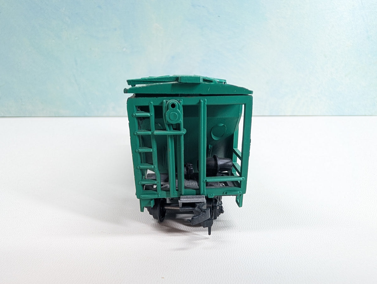 USED Roundhouse HO Scale Covered Hopper Penn Central PC #258601