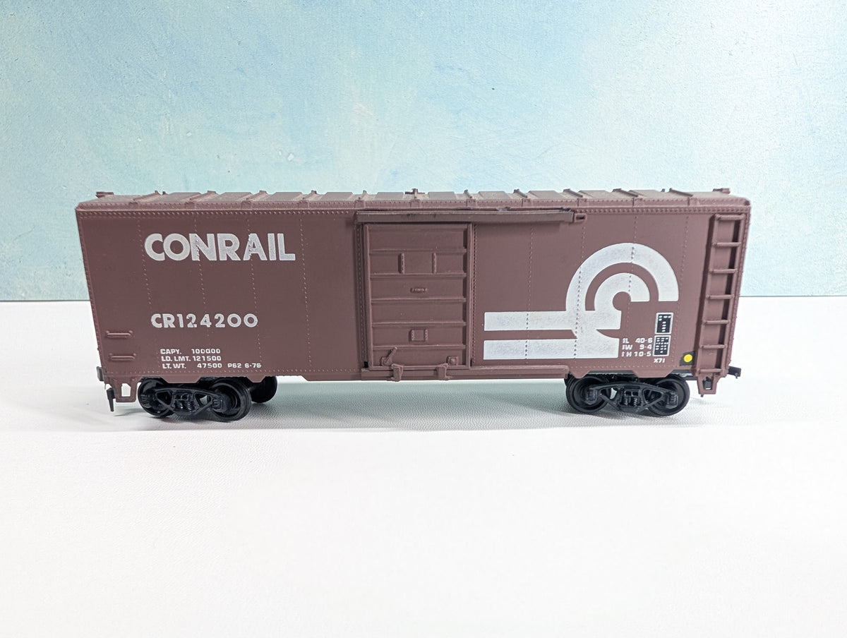 USED Roundhouse HO Scale 40' Box Car Conrail CR #124200