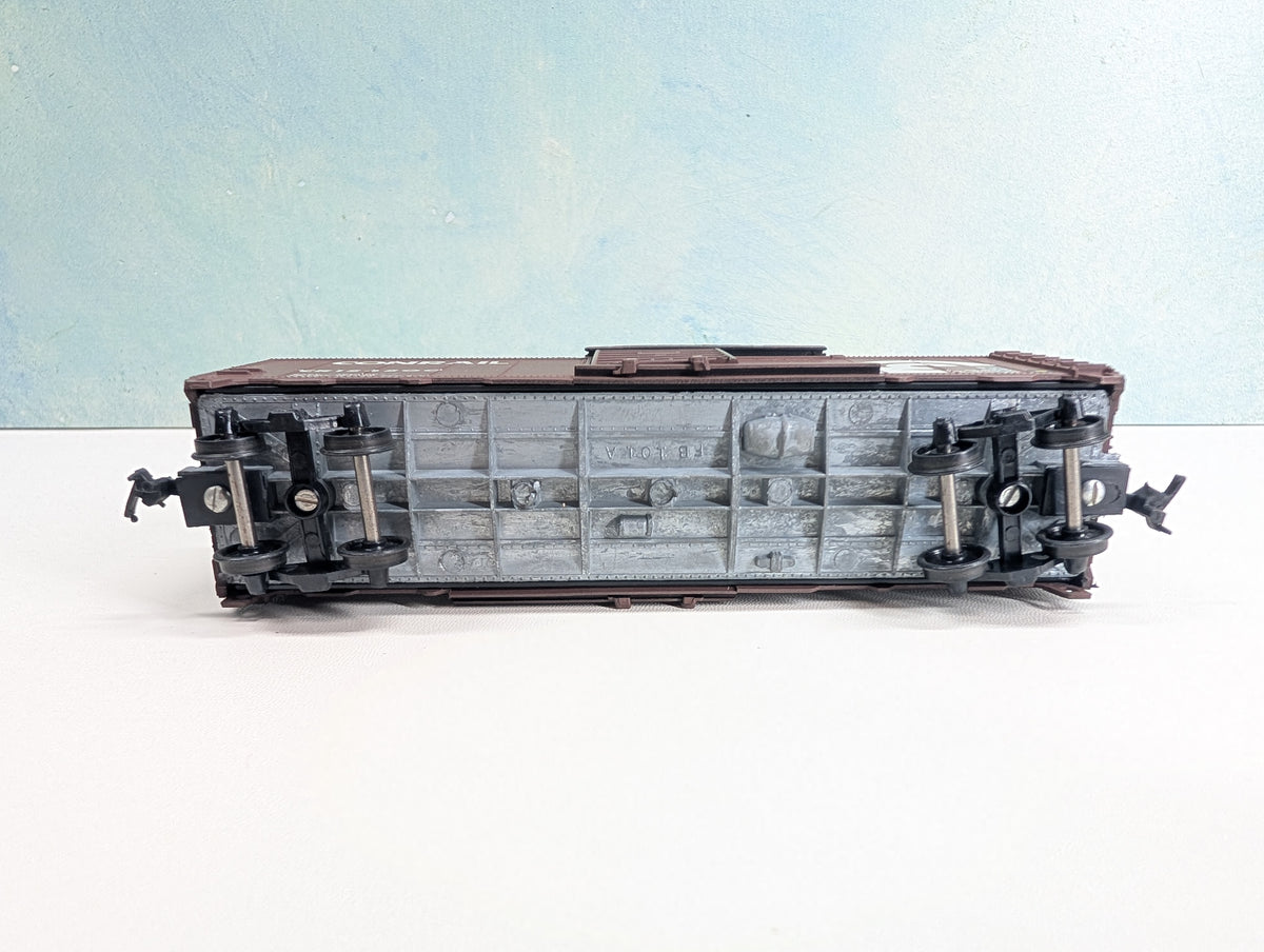 USED Roundhouse HO Scale 40' Box Car Conrail CR #124200