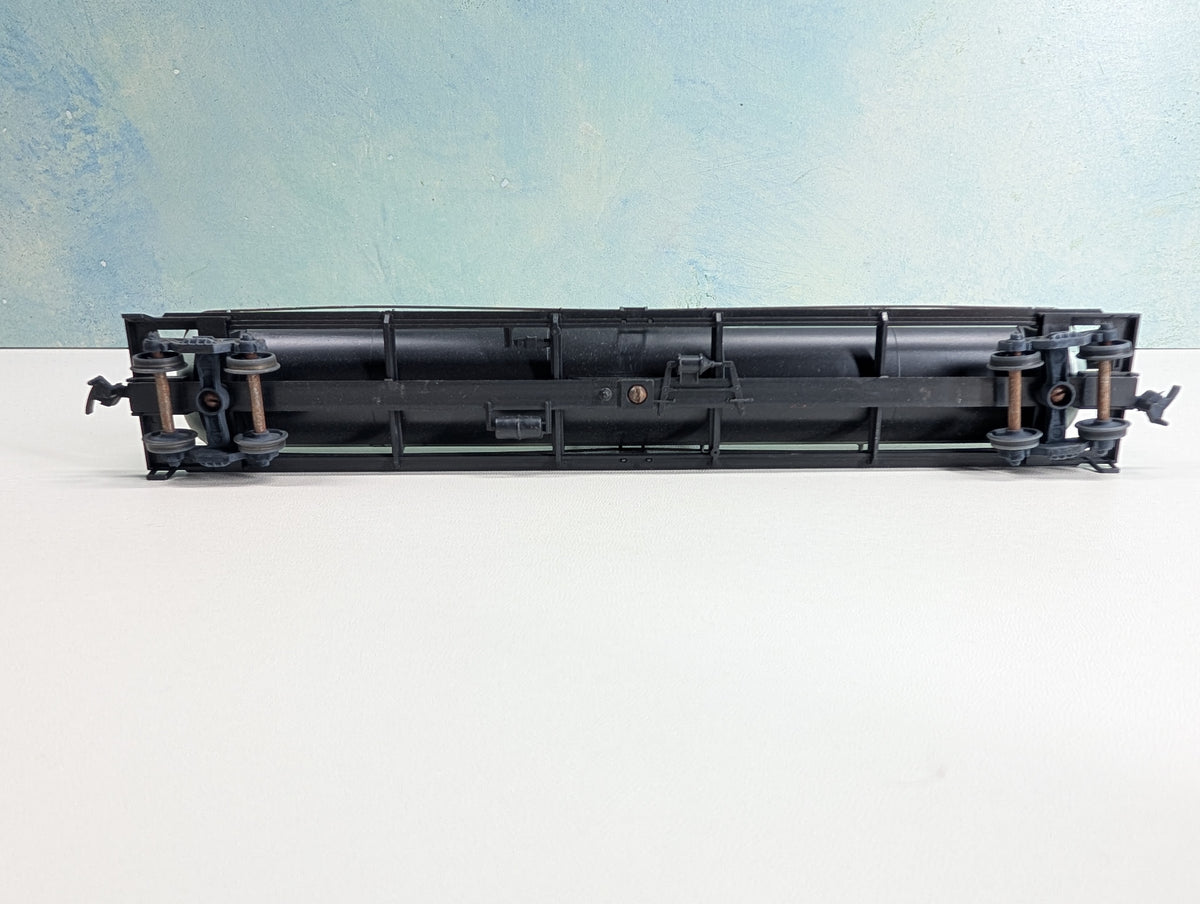 USED Athearn HO Scale 62' Tank Car American Chemical & Plastics GATX #8510