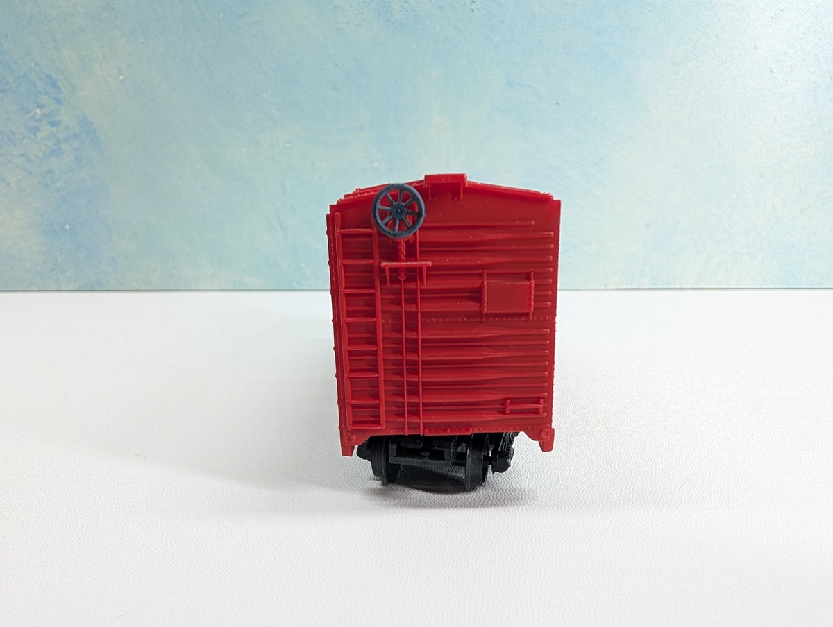 USED Lionel HO Scale 40' Box Car CP Rail CP #88400