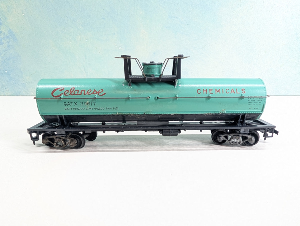 USED Athearn HO Scale Chemical Tank Car Celanese GATX #39617 Metal Wheels