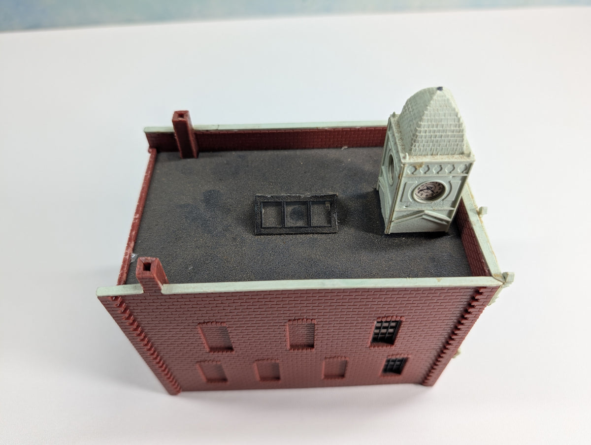 USED HO Scale Brick Storefront w/ Clock