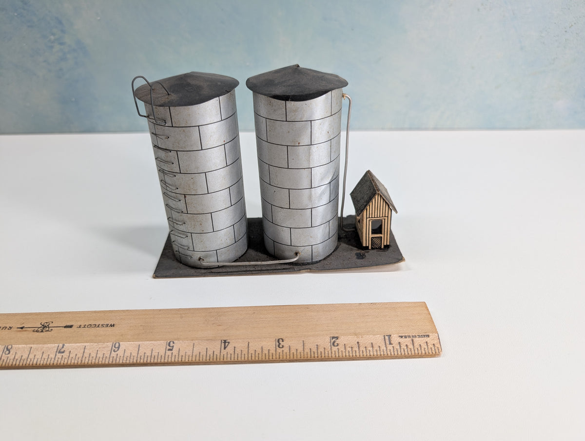 USED HO Scale Industrial Feed Towers (Cardstock)
