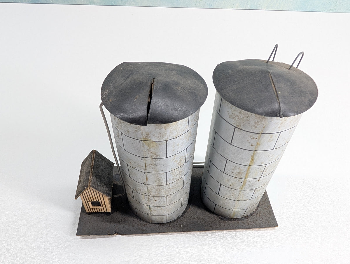 USED HO Scale Industrial Feed Towers (Cardstock)