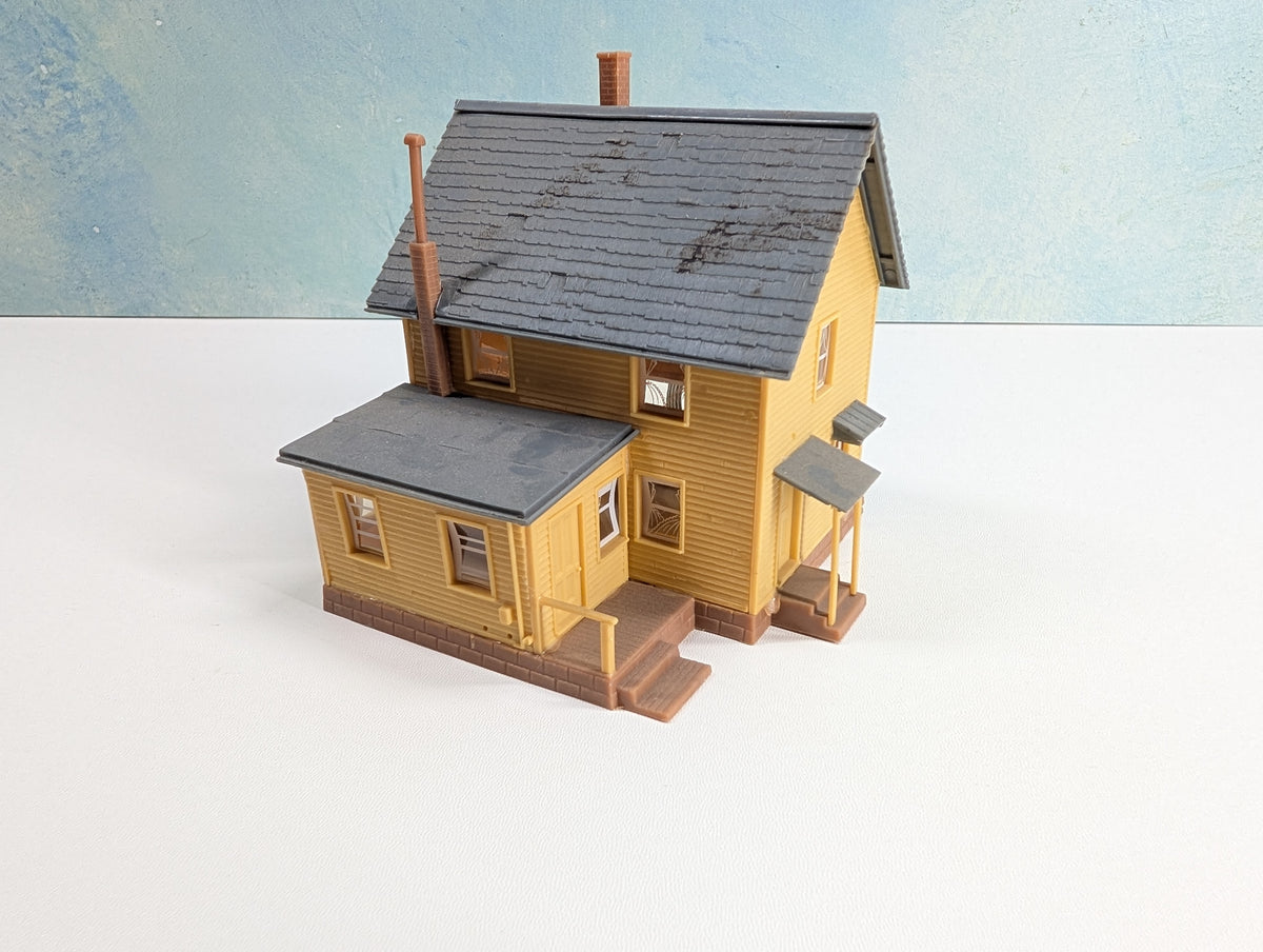 USED Revell HO Scale Yellow Farm House