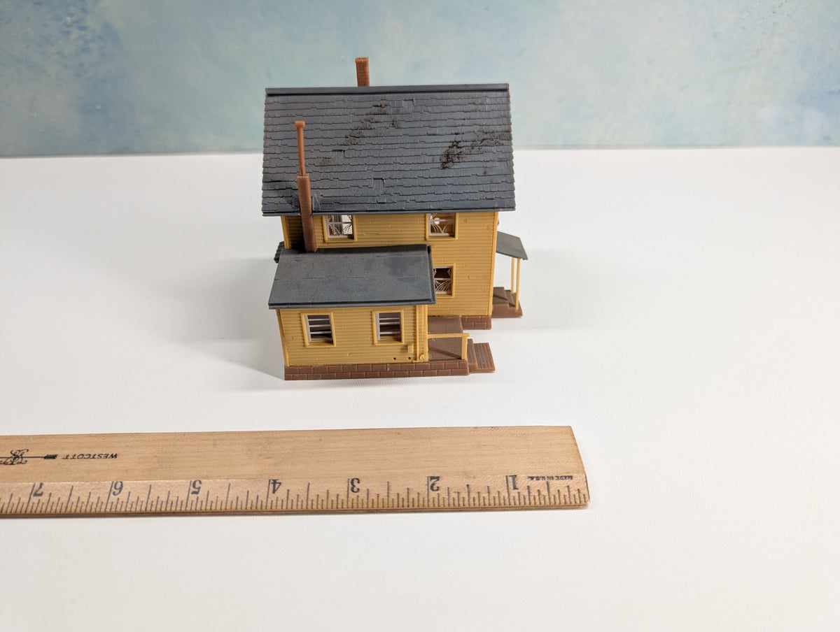 USED Revell HO Scale Yellow Farm House