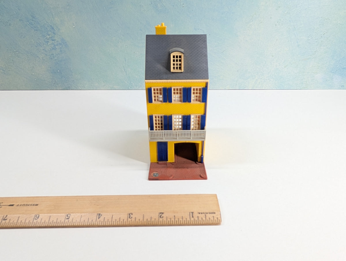 USED HO Scale Yellow Brick House w/ Dark Blue Shutters