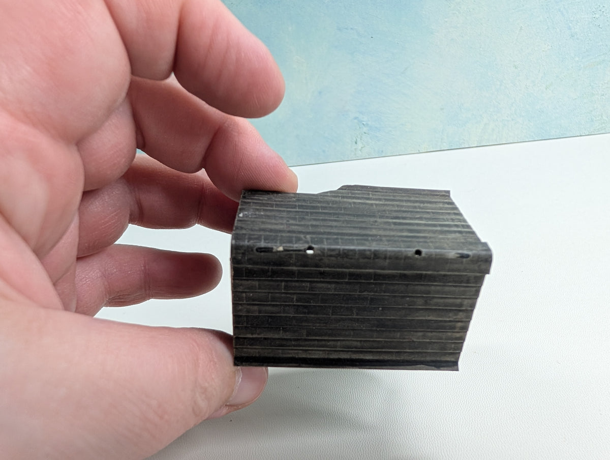 USED HO Scale Small Gray Shed