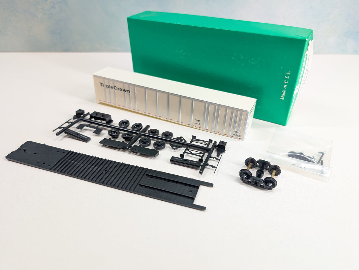 Bowser 55501 HO Scale 53' RoadRailer Plate Trailer Triple Crown Services TCSZ #463596 KIT
